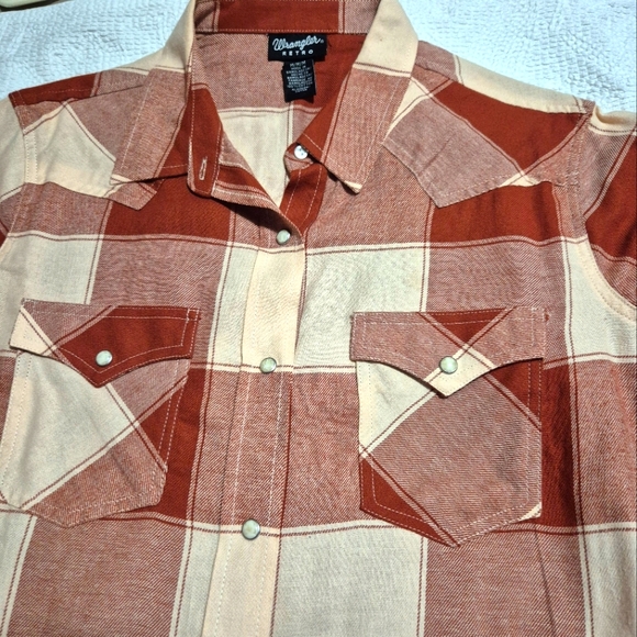 Wrangler Retro Tan and Cream Plaid Shirt..SIZE:M - Picture 11 of 12